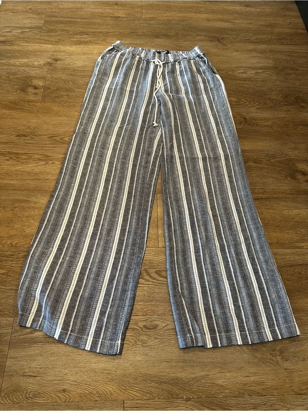 Striped Wide-Leg Women’s Linen Pants - Gray & White